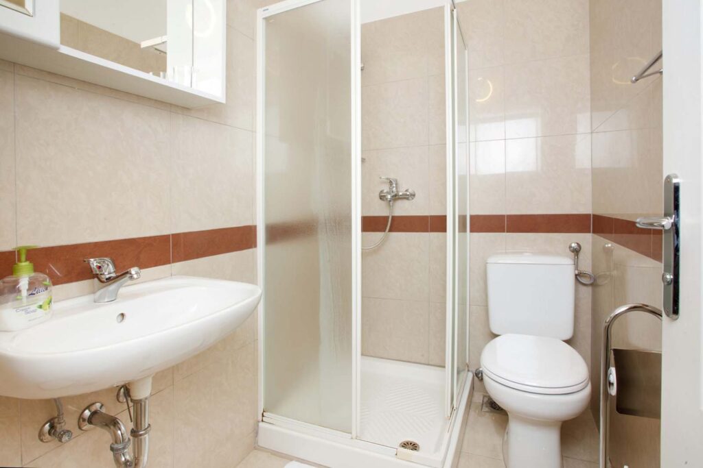 Blue-Houe_Studio-ap_bathroom-Large