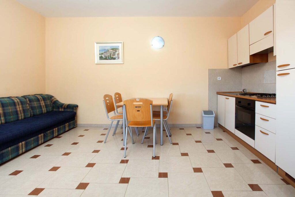 Blue-House-22-ap1-Large